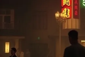 《山那边有海》山脊尽头露出的一线海面